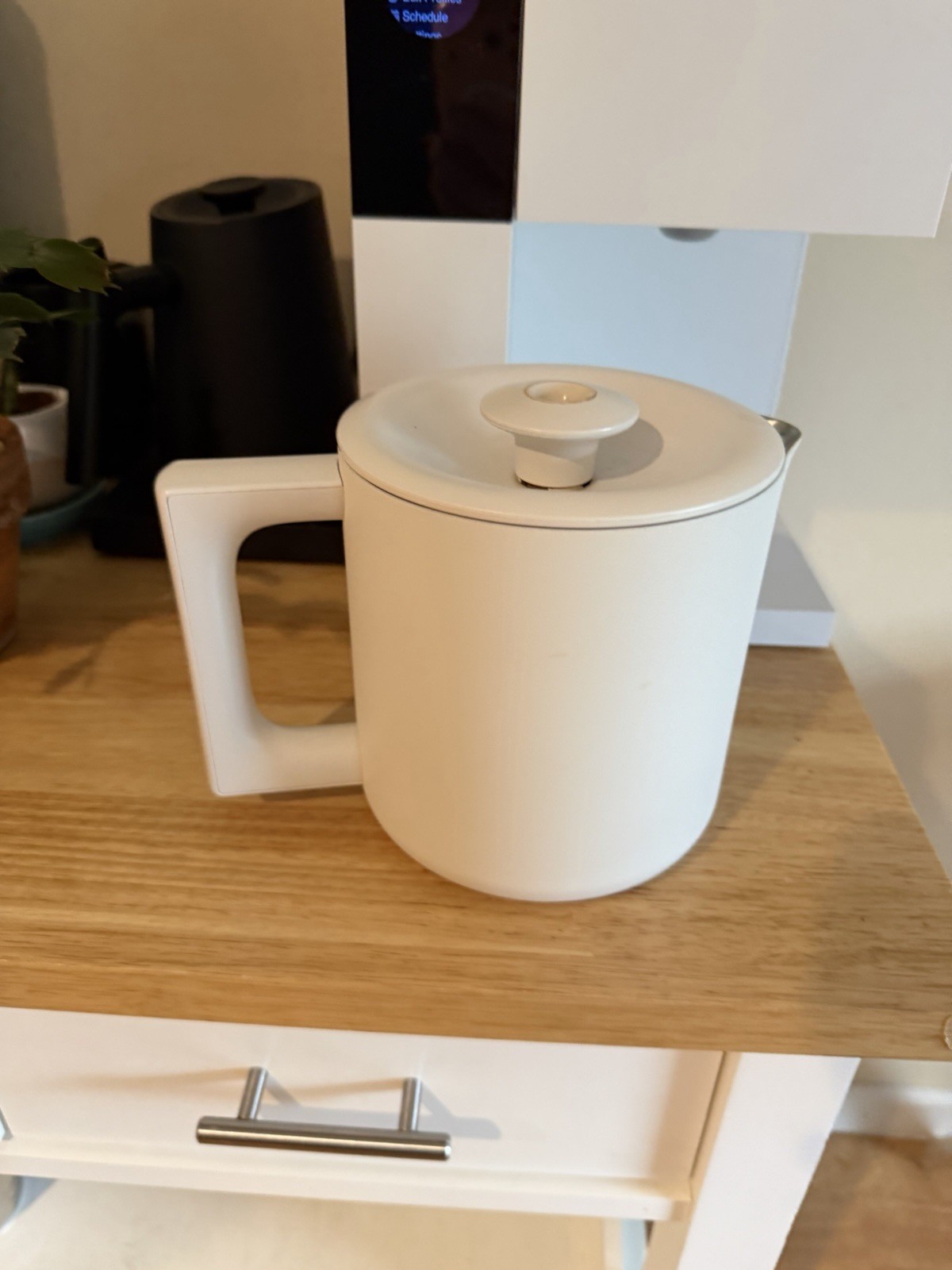 Fellow Aiden Precision Filter Coffee Machine, Digital, Water Tank, White, Carafe gallery