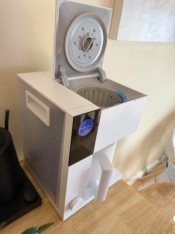 Fellow Aiden Precision Filter Coffee Machine, Digital, Water Tank, White, Carafe gallery