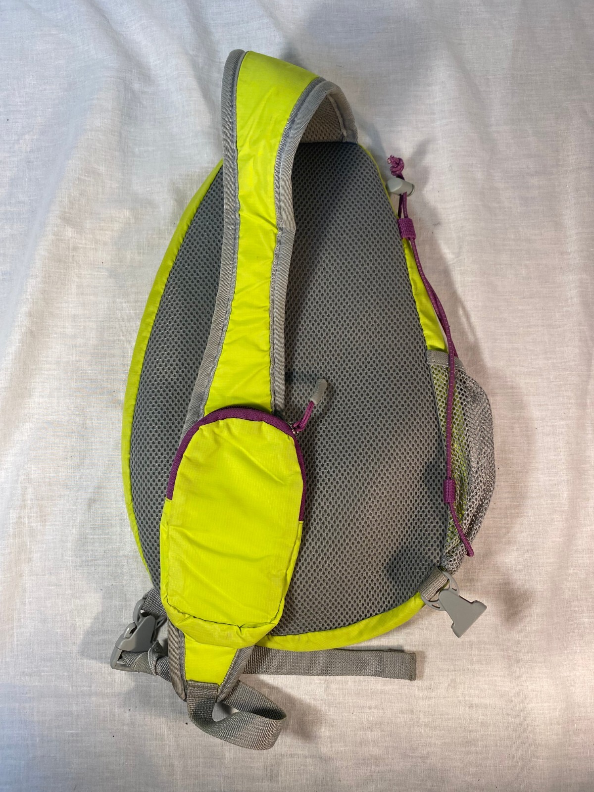 Eddie Bauer Stowaway 10L Slingback Backpack 2
