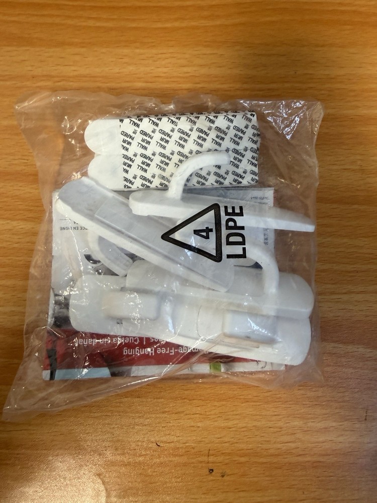 3M Command Brand Medium General Purpose Hooks, White, 6Hooks & 11 strips, 3lbs