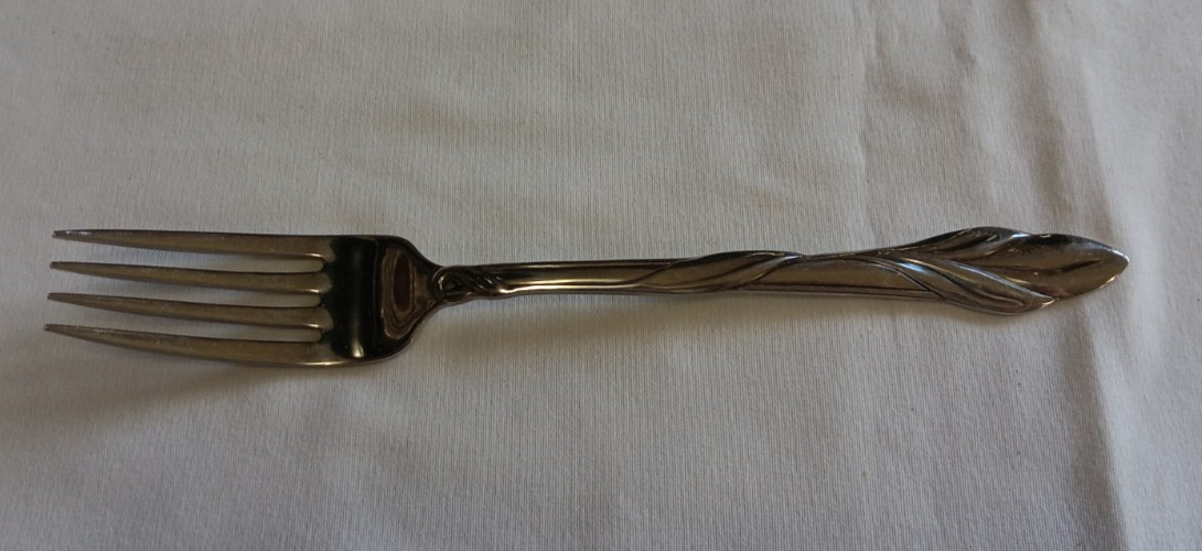 Eden 3 Oneida 2 Dinner Forks, Salad Fork, Soup Spoon, Tea Spoon CHOICE U.S.A gallery