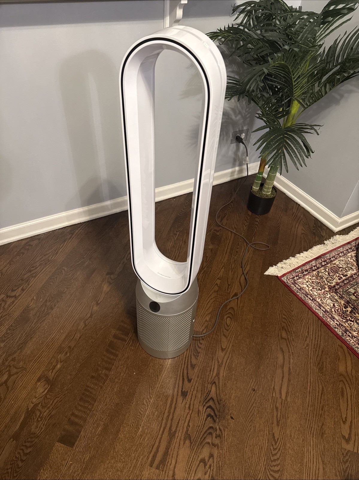 Dyson TP07 Air Purifier & Fan Tower | White HEPA H13 Filtration Lightly Used gallery