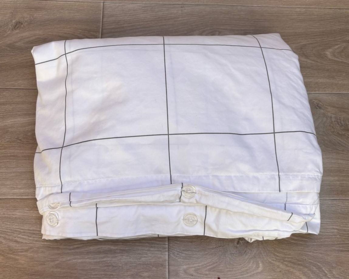 BROOKLINEN Luxury Percale King/ Cali King Duvet White Windowpane gallery