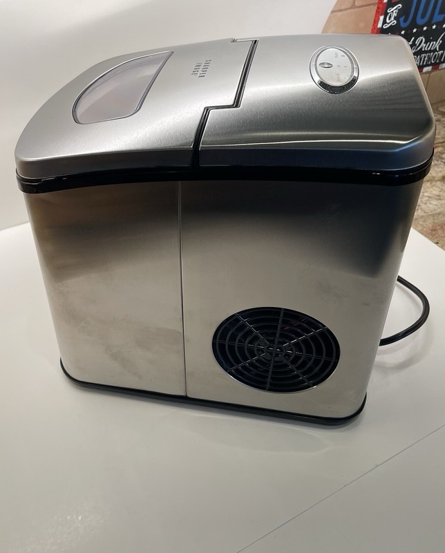 Sharper Image Portable Ice Maker #ZB-18C - 1.7 Liter AC Plug-in Model. New Open gallery