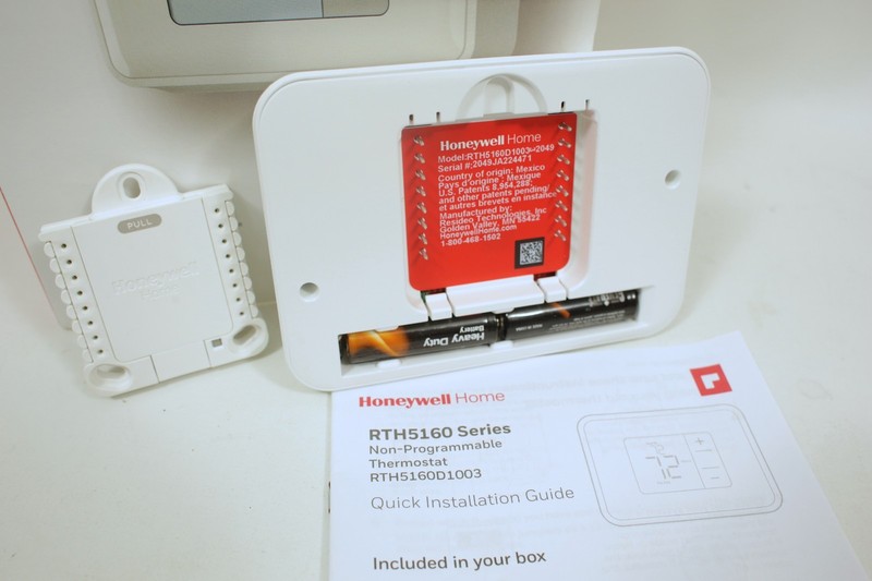 Honeywell Home T2 Digital Non-Programmable Thermostat RTH5160D Backlit Display gallery