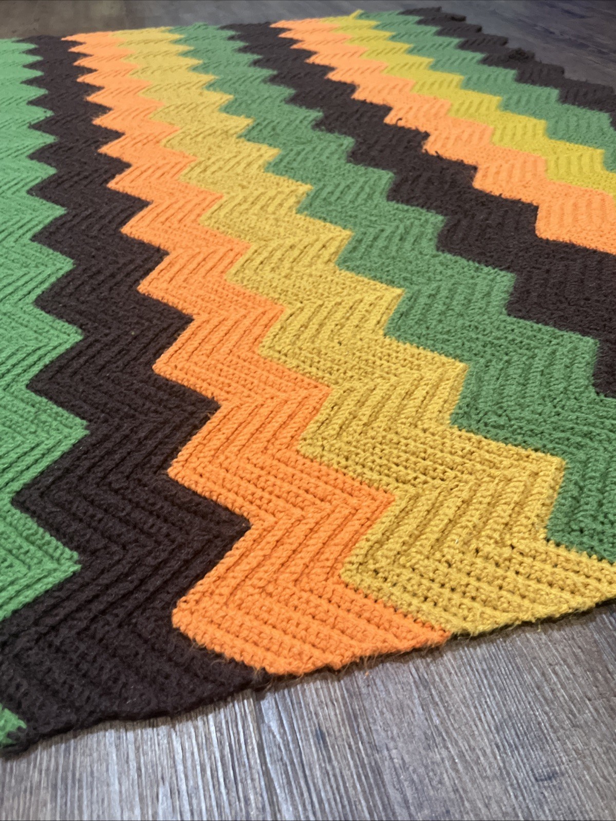 Vtg MCM 1960s 1970s Ripple ZigZag Chevron Afghan Granny Core Blanket Throw 70x44 gallery