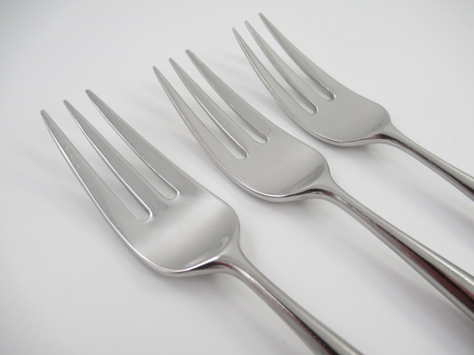 3 Dinner Forks DESIGN 3 Lauffer, Towle Satin 18/8 Stainless Steel Japan gallery