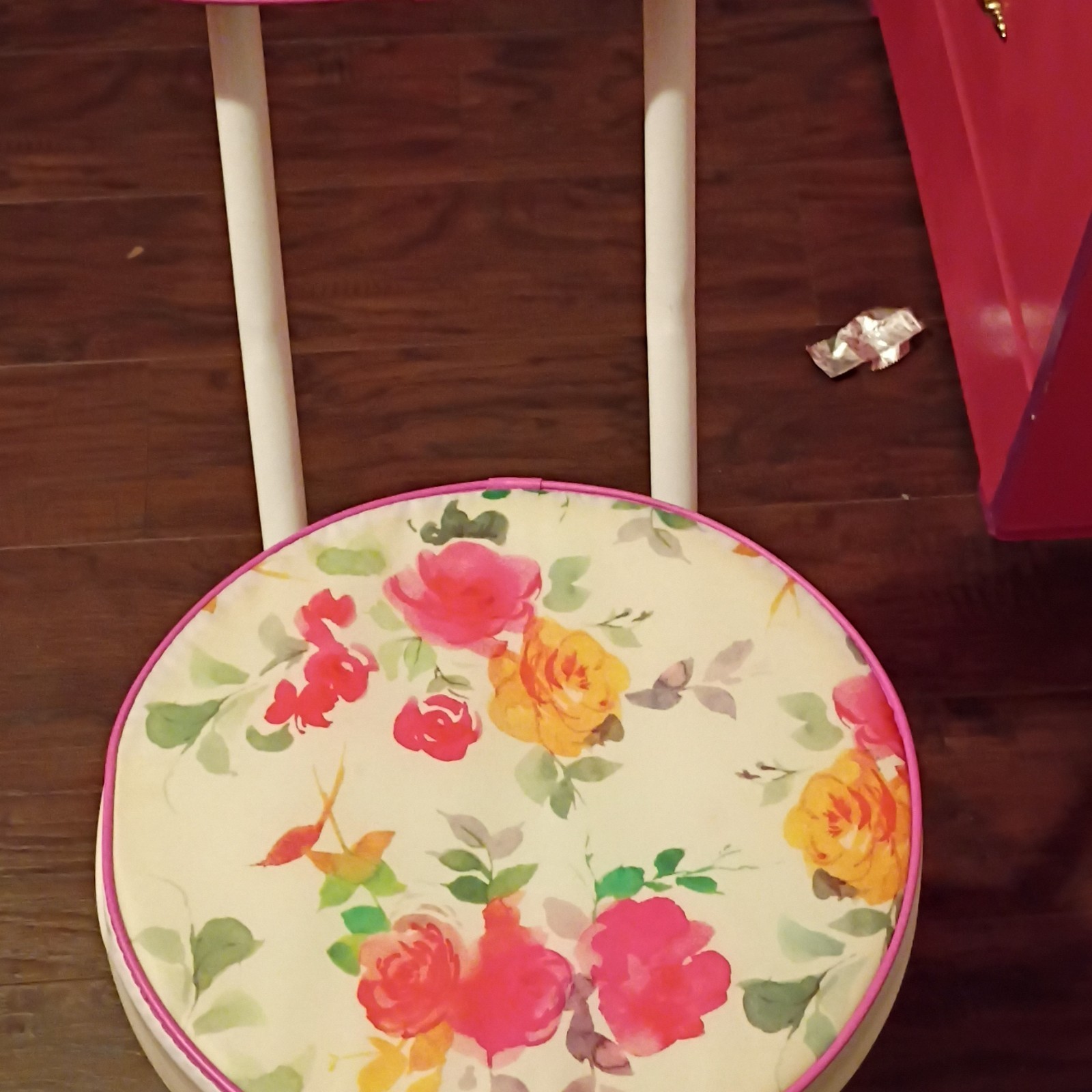 Floral Folding Chair White Frame Pink Trim Cushioned Seat & Backrest Foldable gallery