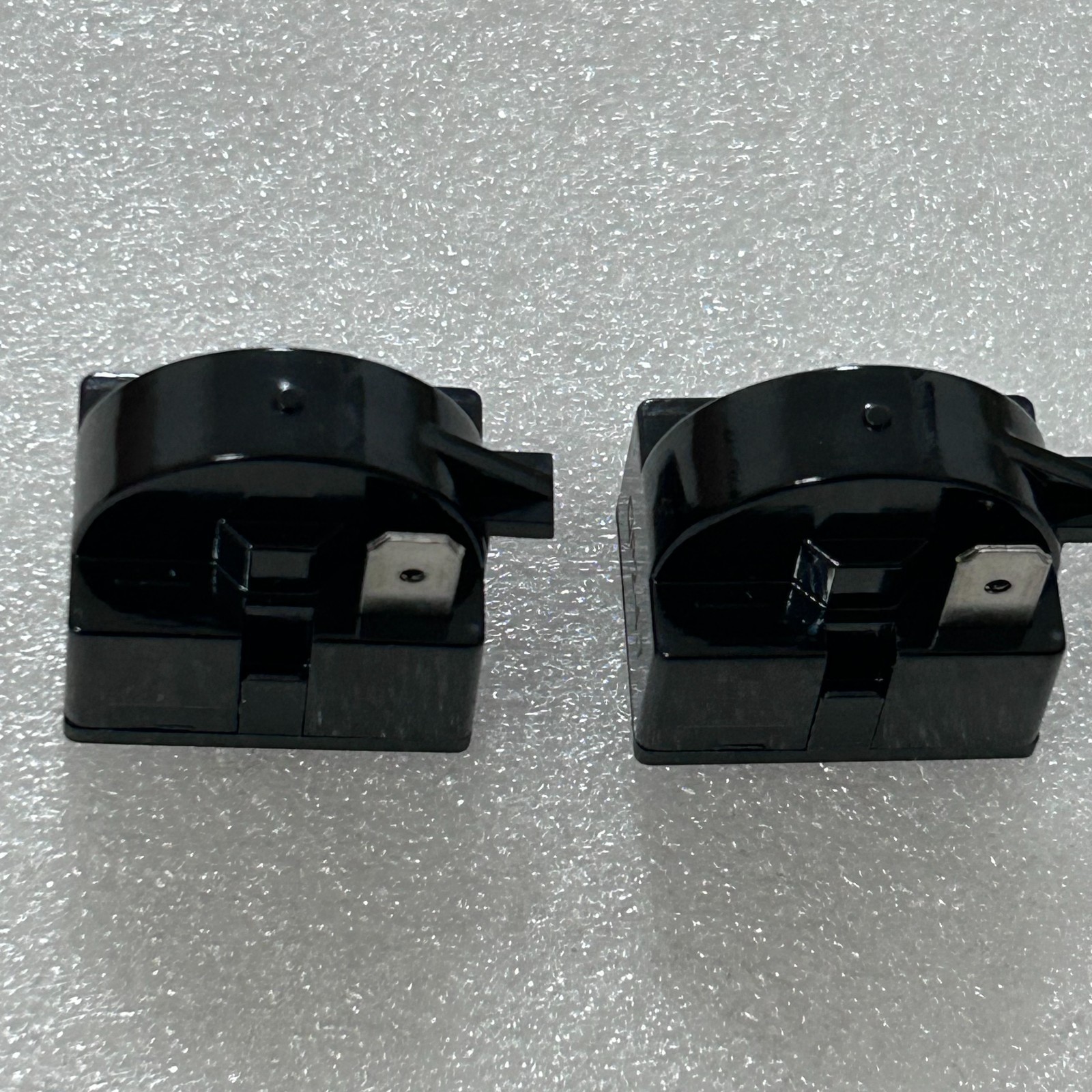 2x QP2-4R7 Start Relay 4.7Ohm 1Pin For QP2-4.7 QP2-4.7G Refrigerator PTC Starter gallery