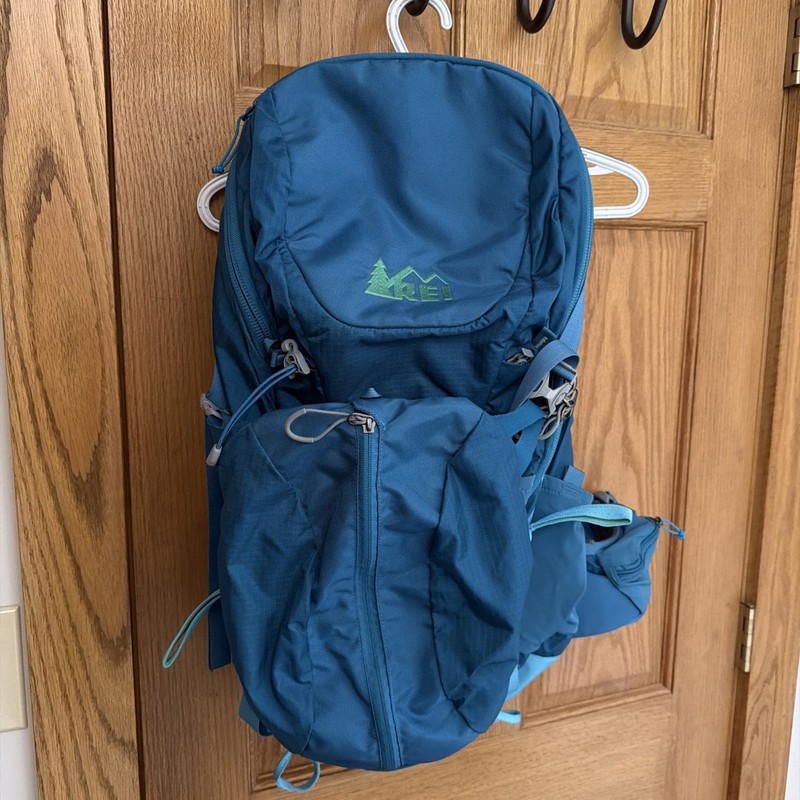 REI  Co-Op Traverse 48L Hiking Backpack with Internal Frame
