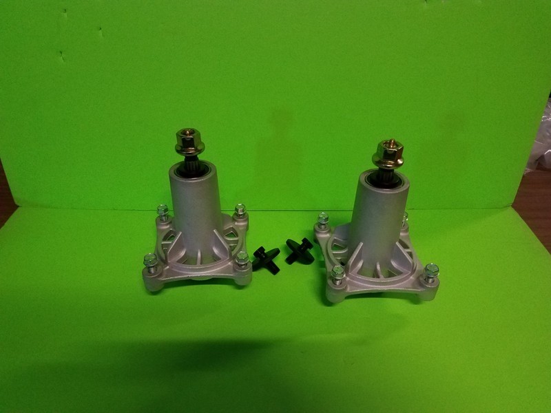 PAIR 42" 46" RIDING MOWER DECK MANDRELS & PULLEYS FITS CRAF 195945 192870 187292 gallery