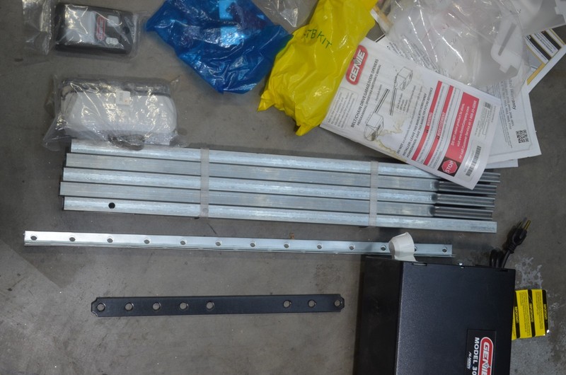 Genie 2035-TKV Chain Drive 550- Model ½ HPc Garage Door Opener gallery