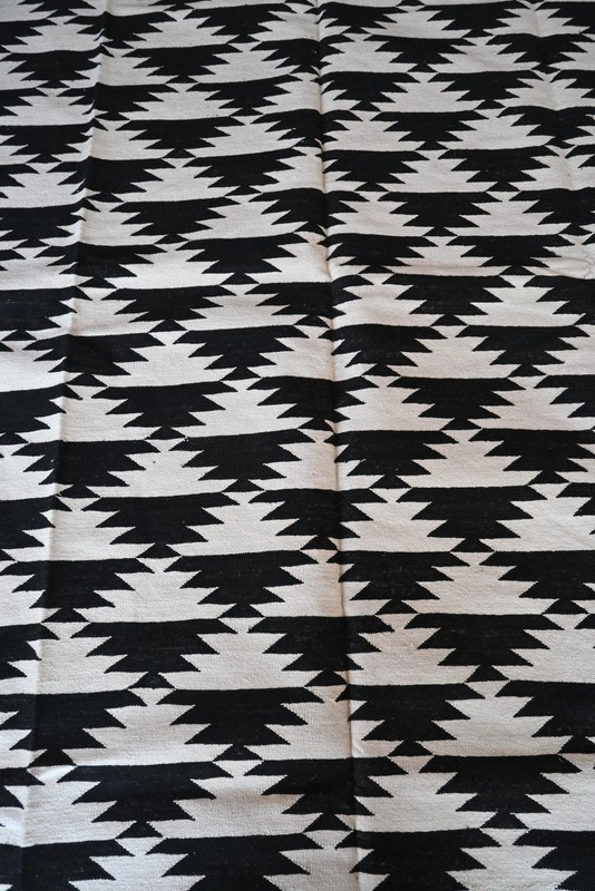 Rugmoda Cotton Black White Geometric Zigzag 5x8 ft Living Room Bedroom Area Rug gallery