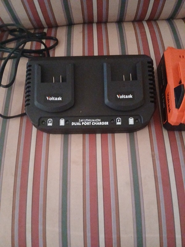 Voltask BC2622SLithium Ion dual Charger 24V w Dual prong Plug In 120V 60Hz 75W gallery