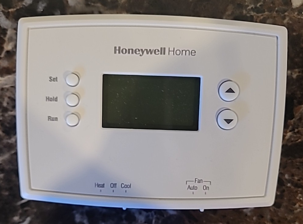Honeywell 1-Week Programmable Thermostat (RTH221B1039)*401-8(MISSING PARTS) gallery