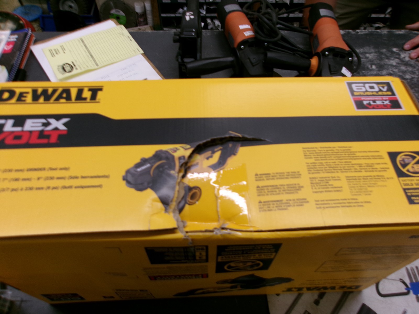 [NEW] (DCG460B) DEWALT 60V MAX* 7 "-9" Large Angle Grinder gallery