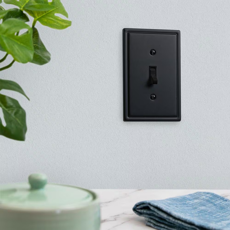 Sinclair Matte Black 1-Gang Decorator/Rocker Wall Plate gallery