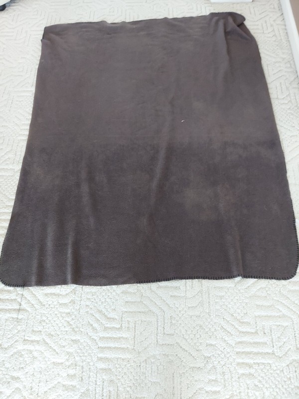 FLEESE BLANKET ONE LAYER BROWN MEASURES 50 × 60 INCHES gallery