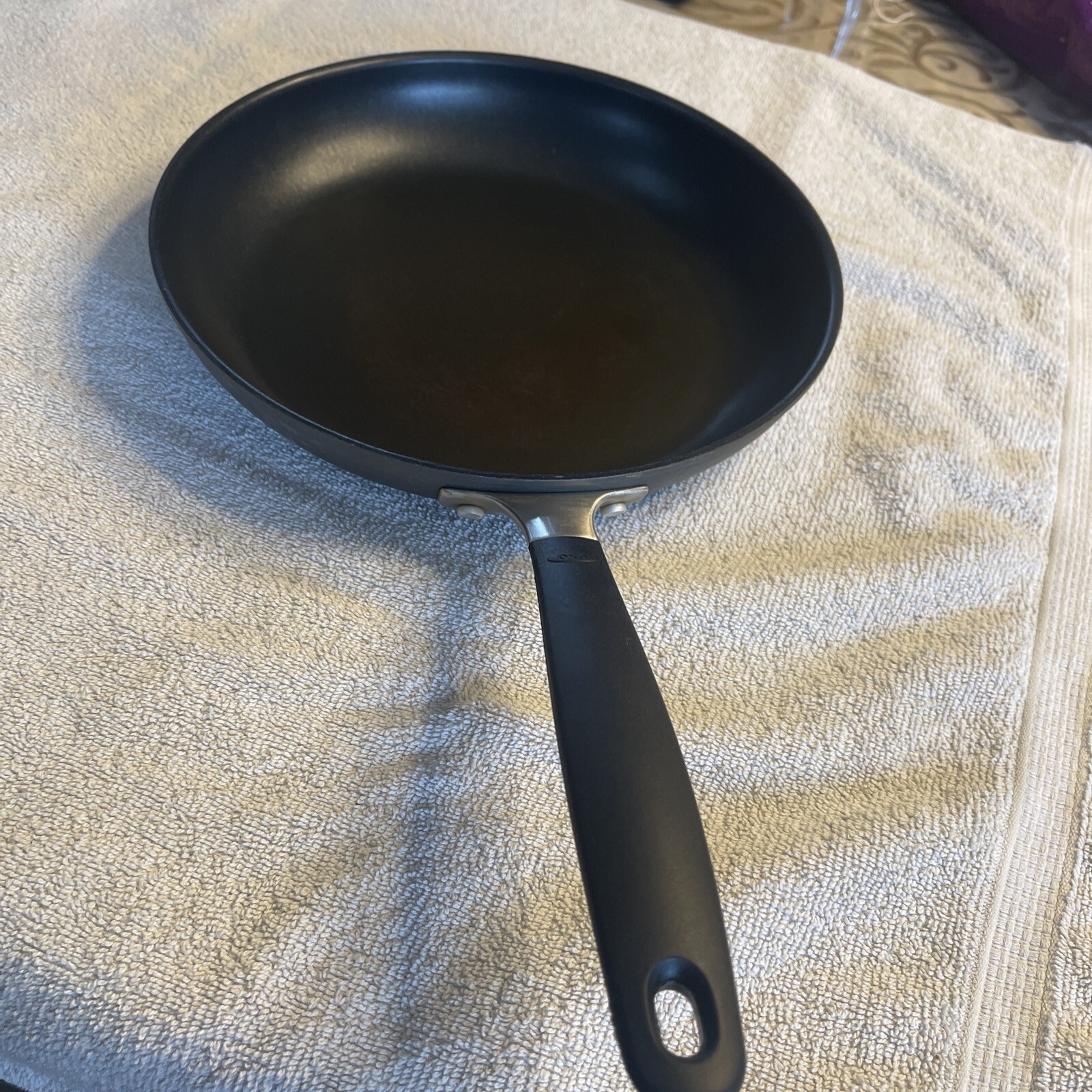 Oxo 10”/26cm Pan 4208 gallery