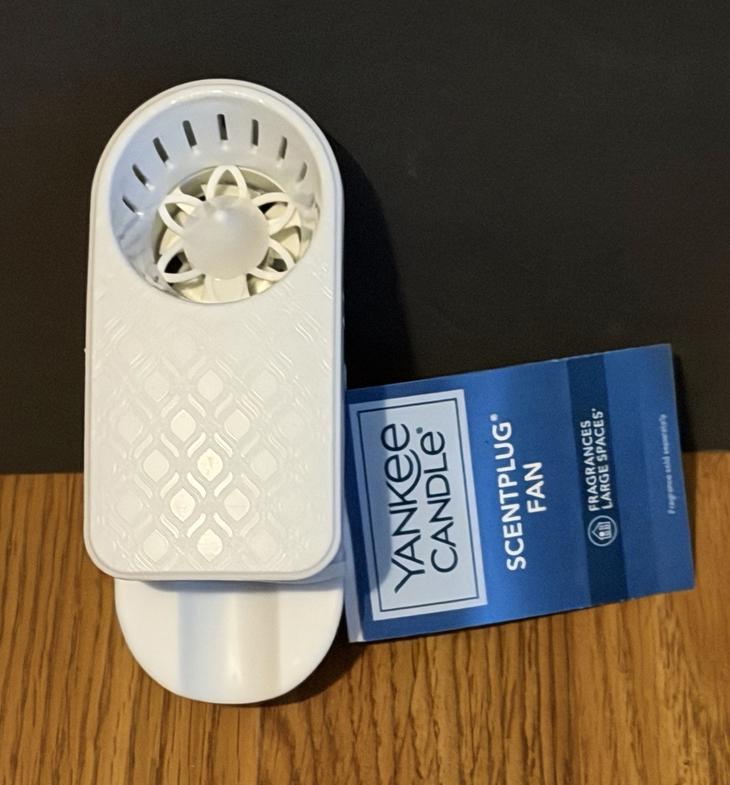 Yankee Candle Moroccan ScentPlug Fan Diffuser Plug with Built-in Light Sensor gallery