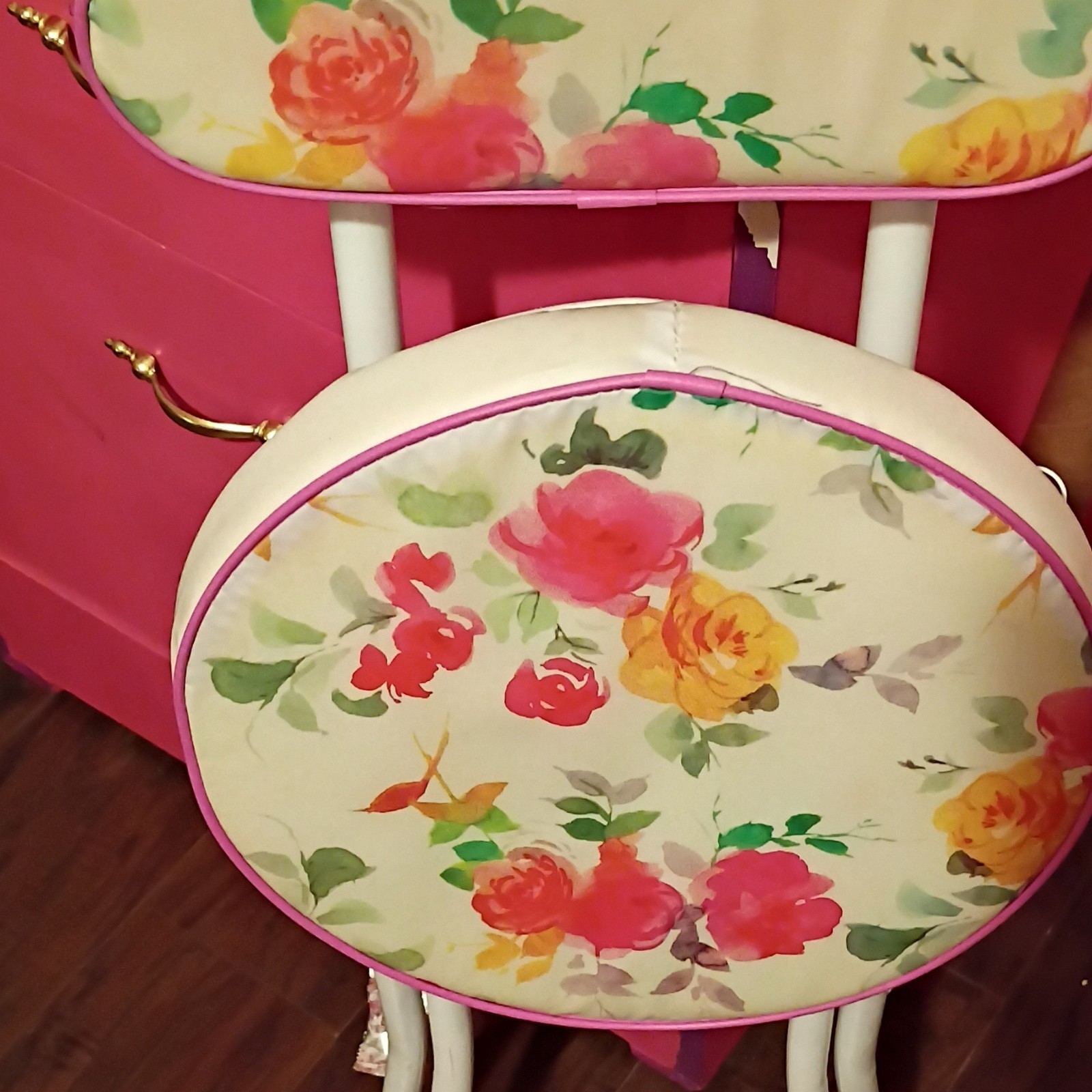 Floral Folding Chair White Frame Pink Trim Cushioned Seat & Backrest Foldable gallery
