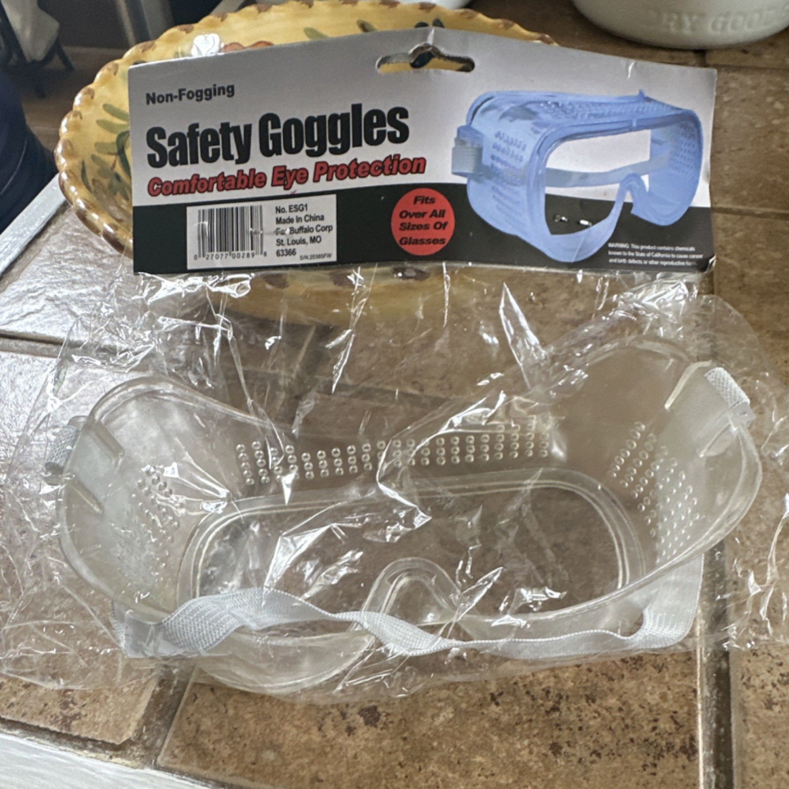 Buffalo Corp ESG01 Non-Fogging Safety Goggles Clear Fits Over Glasses gallery