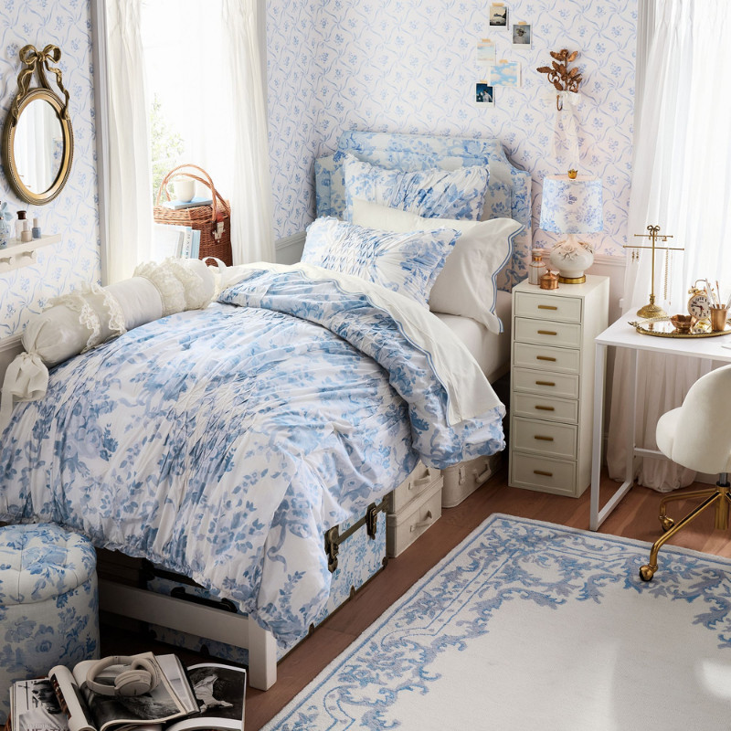 Potterybarn LoveShackFancy Ornate Border Rug Blue 3'x5' gallery