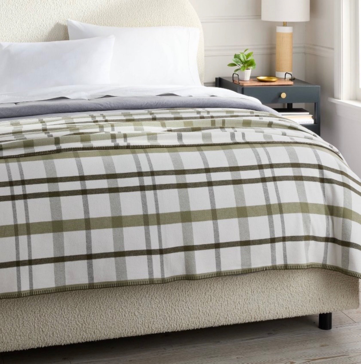 Full/Queen Brushed Cotton Blanket Green Plaid - Threshold gallery
