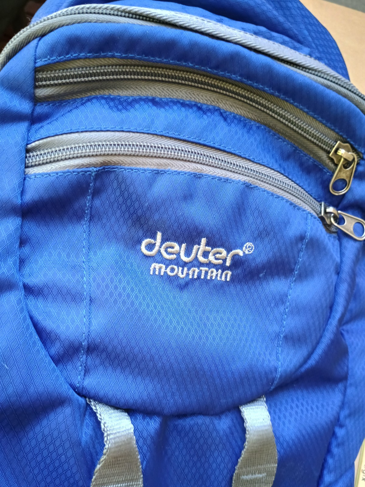 Deuter Mountain Hiking Backpack Blue 17x11" Vari Quick Day Pack 4