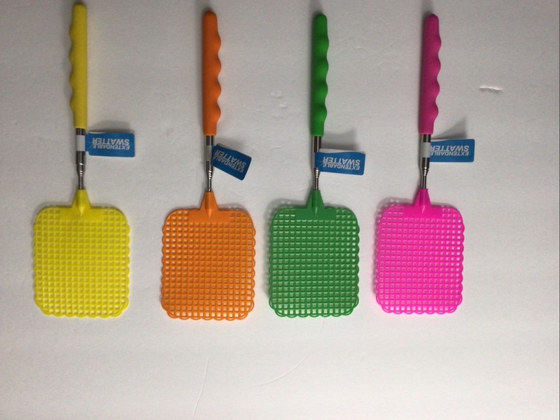 2 PC PLASTIC FLY SWATTER WITH STAINLESS STEAL EXTENDABLE HANDLE IN 4 COLORS gallery