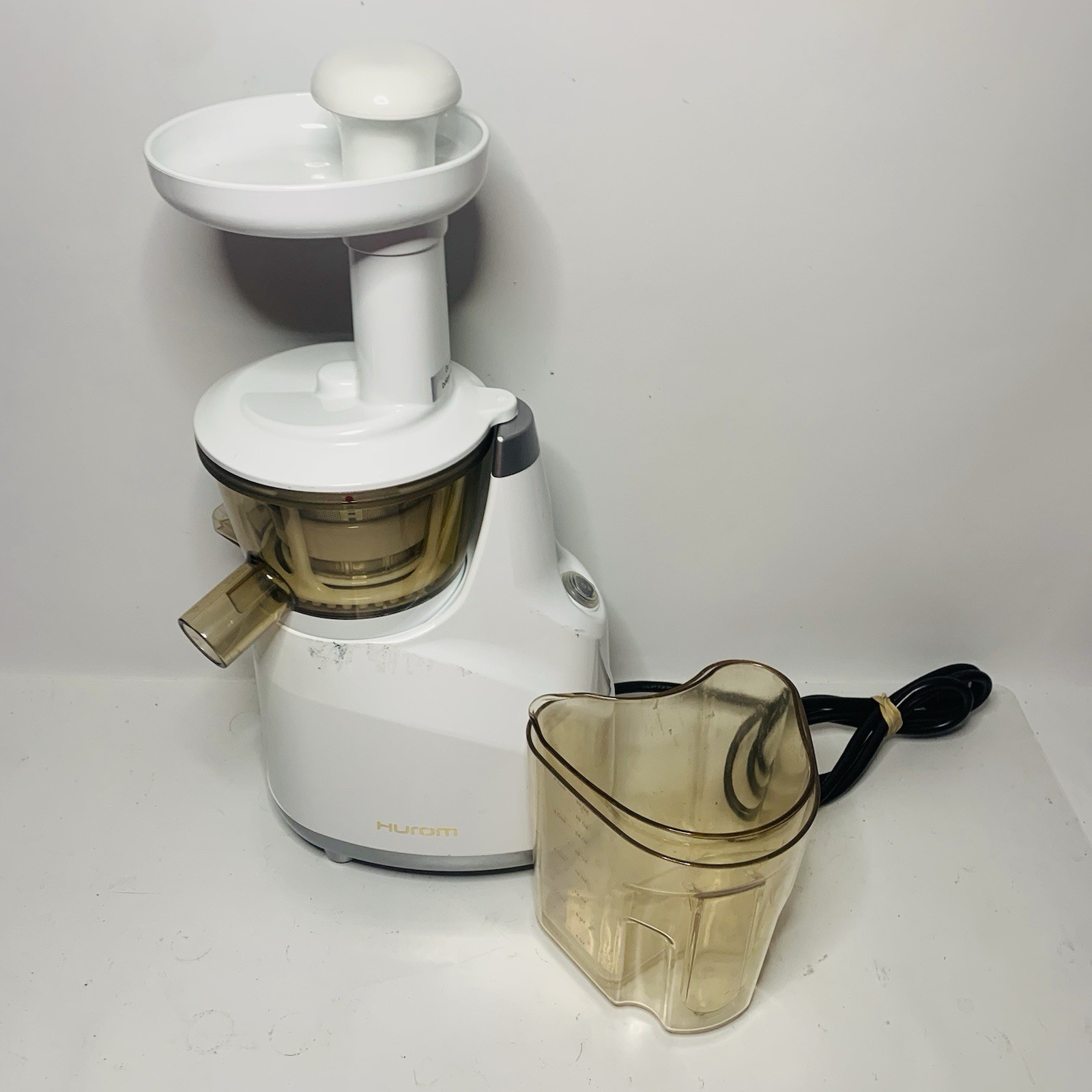 Hurom JP-WWB01 Easy Clean Masticating Slow Juicer/Juice Extractor White Healthy gallery