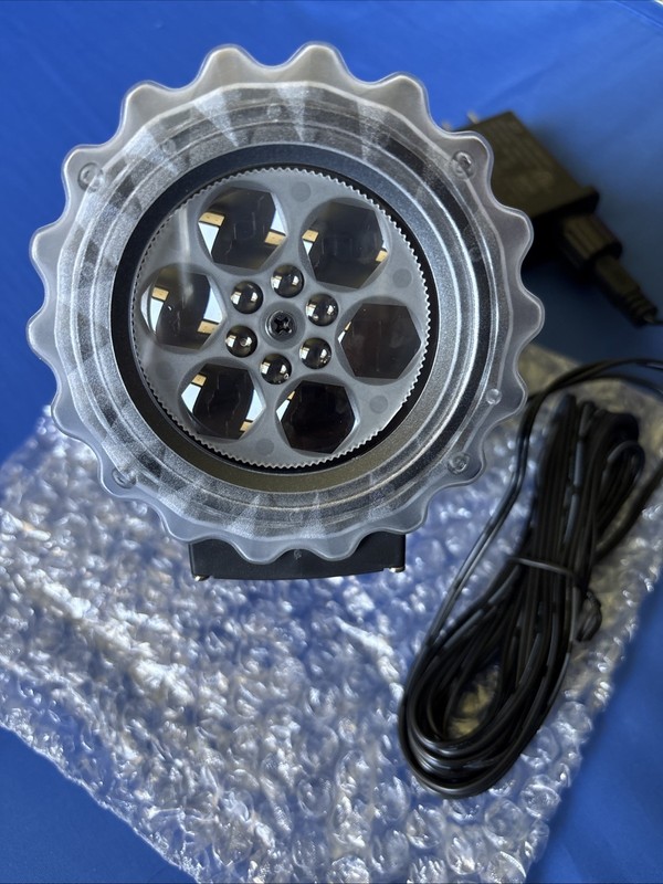Projection Lamp IP45 Waterproof, New In Box, Tested (Xmas) gallery