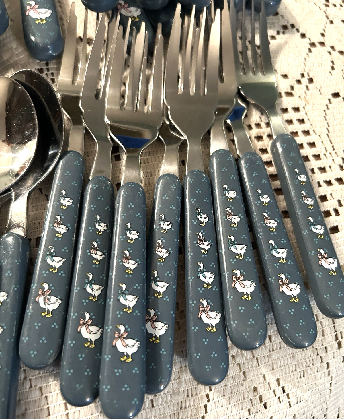 Libbey Blue Country Goose Flatware 40 Pieces Knives Forks Spoons gallery