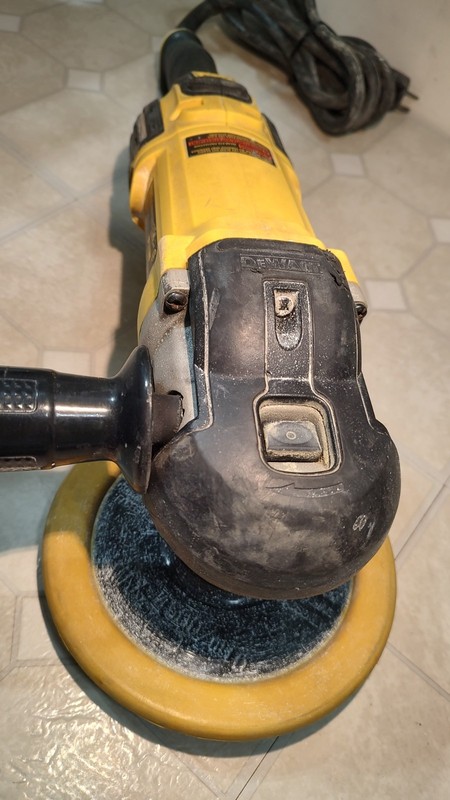 DEWALT Buffer Polisher Bundle 7”-9” Variable Speed 0-3,500 RPM DWP849X (Video) gallery