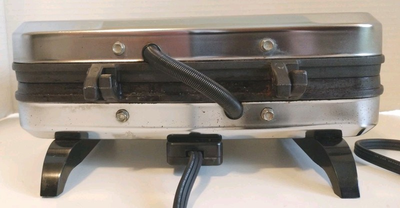 Vintage Vitantonio Belgian Waffler, Model 550 Waffle Maker/ Iron, Chrome, 900W gallery