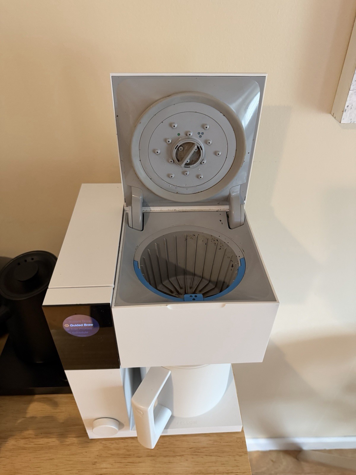 Fellow Aiden Precision Filter Coffee Machine, Digital, Water Tank, White, Carafe gallery