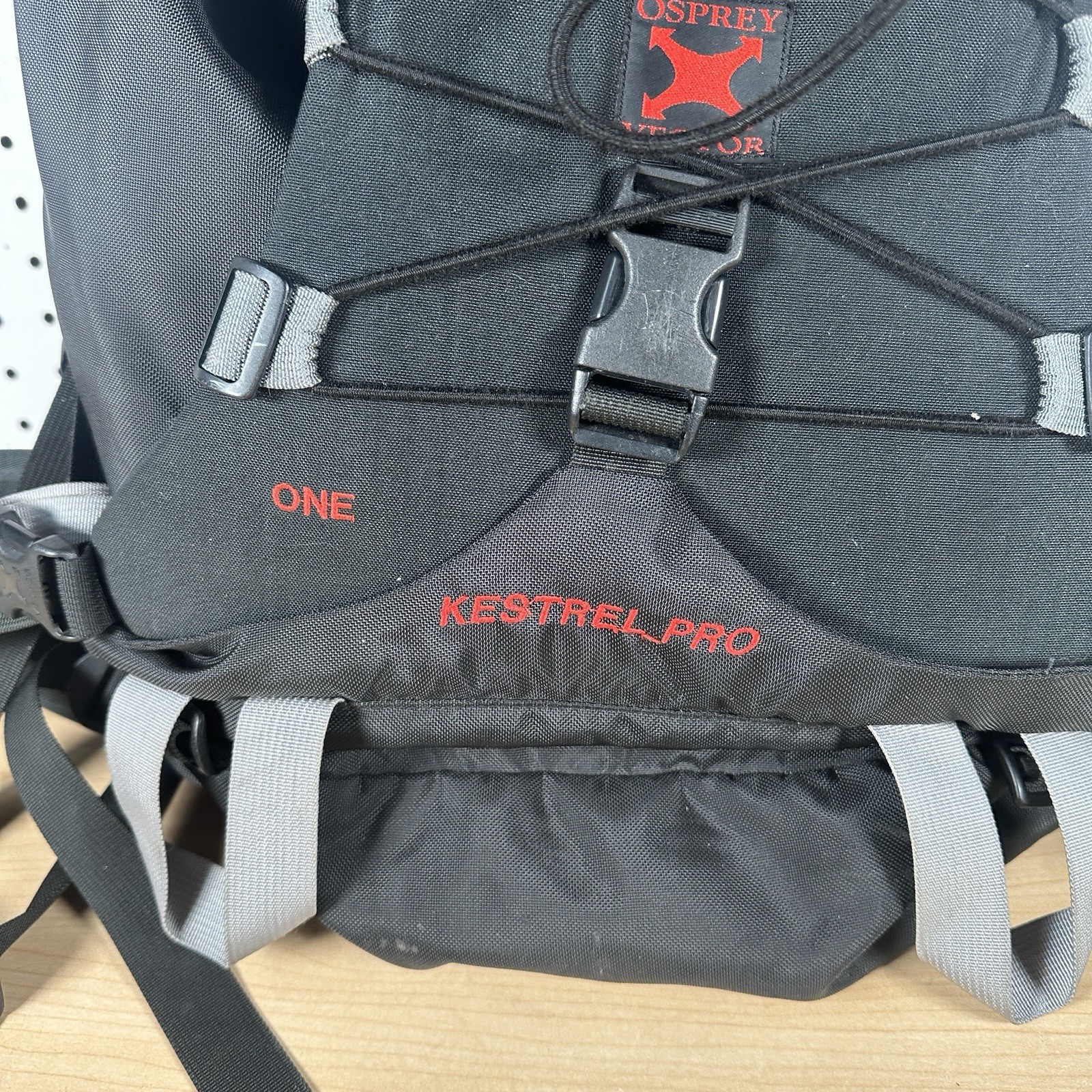 Osprey Kestrel Pro Vector Backpack 35L Black/Gray Small Nice Condition 4