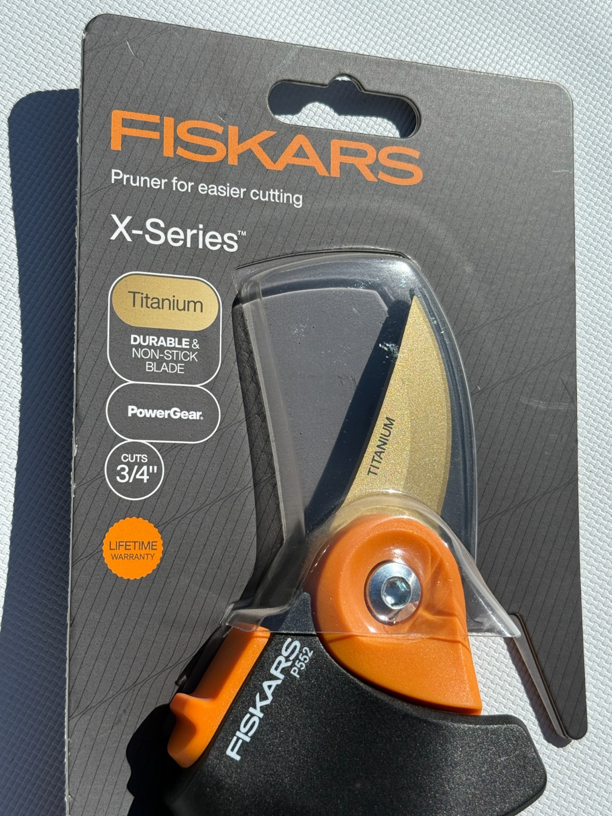 New! Genuine Fiskars X-Series TITANIUM Powergear Pruner Cuts 3/4" Branch gallery