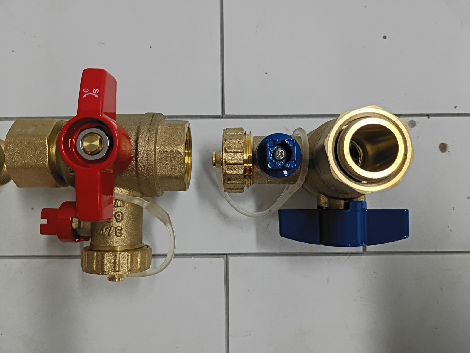 Rheem RTG20326 3/4" Brass Service Valves For Tankless Water Heaters New Open Box gallery