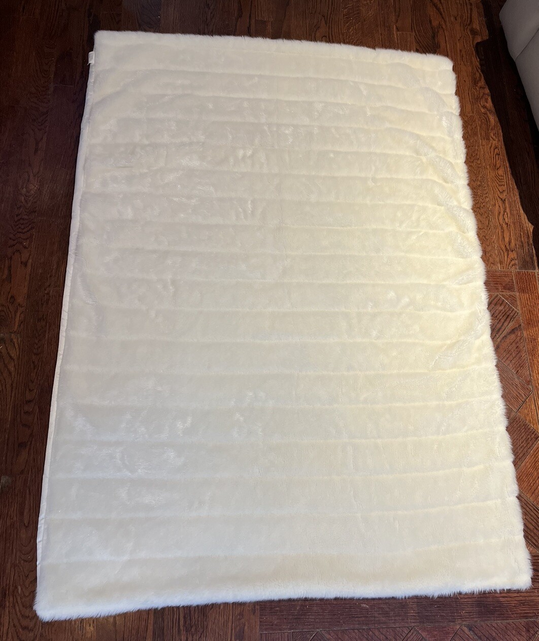 Faux Fur Ivory Soft 45x60 Throw Blanket Made In India Acrylic/Polyester Blend gallery