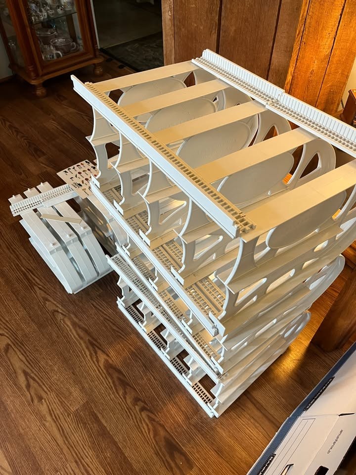 4 Shelf Reliance Cansolidator Pantry Plus units, 20 panels and 32 joiners gallery
