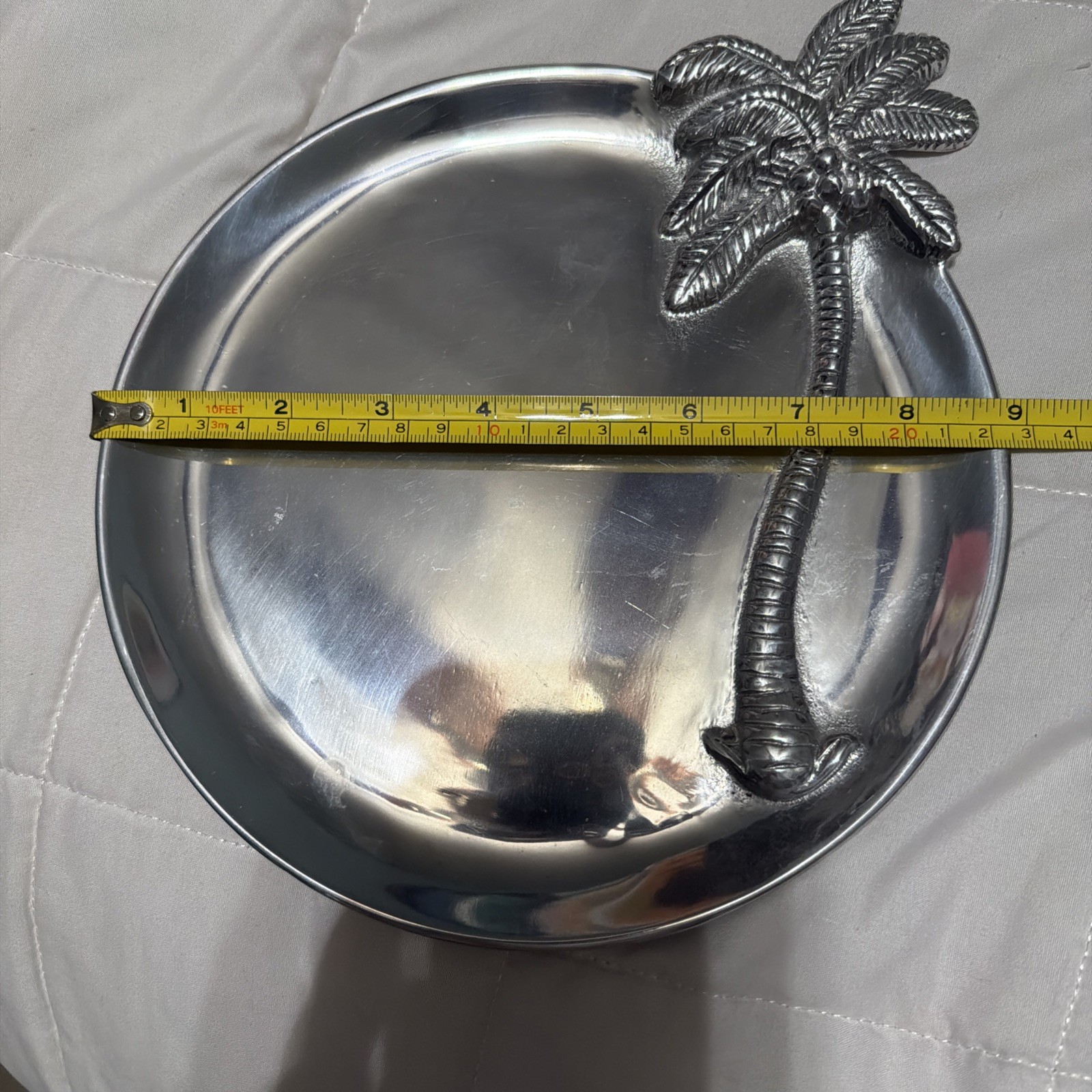 Mariposa 8-3/4" Palm Tree Round Aluminum Serving Tray gallery