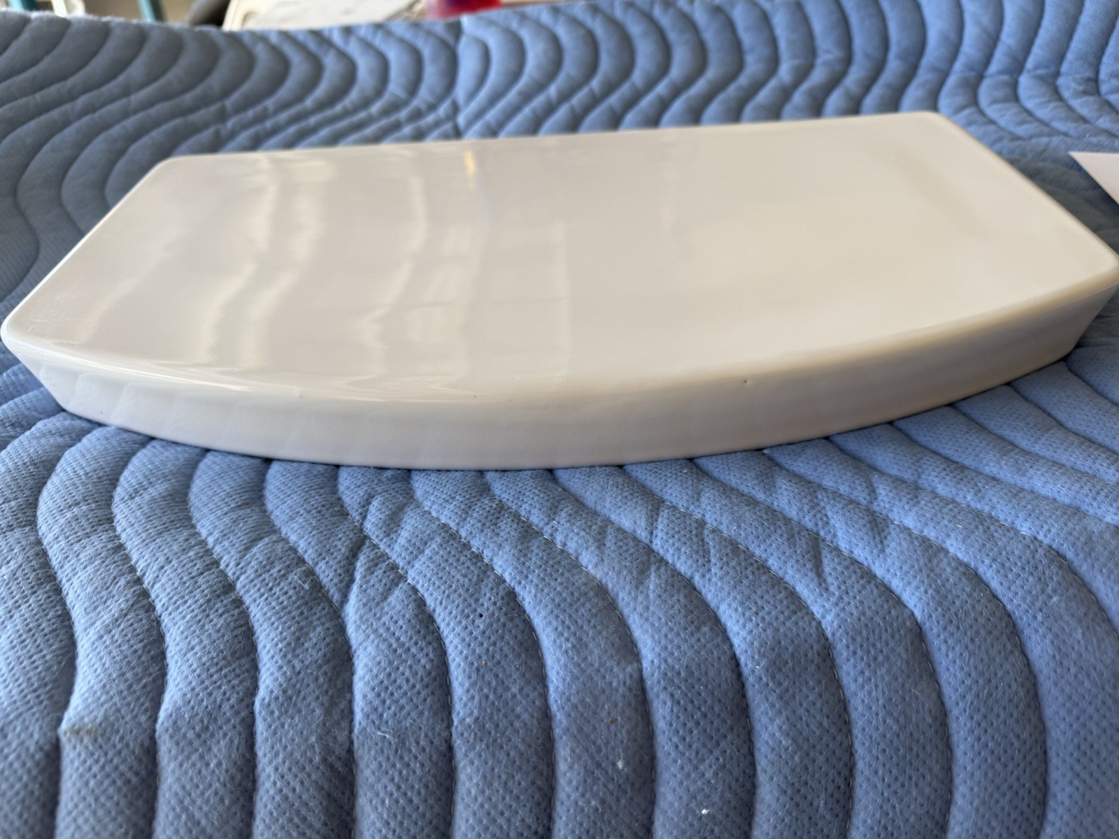 American Standard Replacement Toilet Tank Lid 735231 White/beige Made In Mex gallery