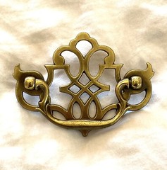 BELWITH 1 Drawer Pulls Polished Brass Williamsburg Style Handle