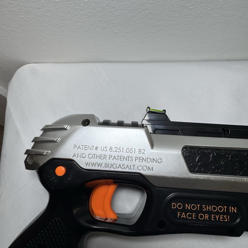 BUG-A-SALT ADVANCED COMBAT FIBER OPTIC 3.0 Silver Bug A Salt Gun Great Condition gallery