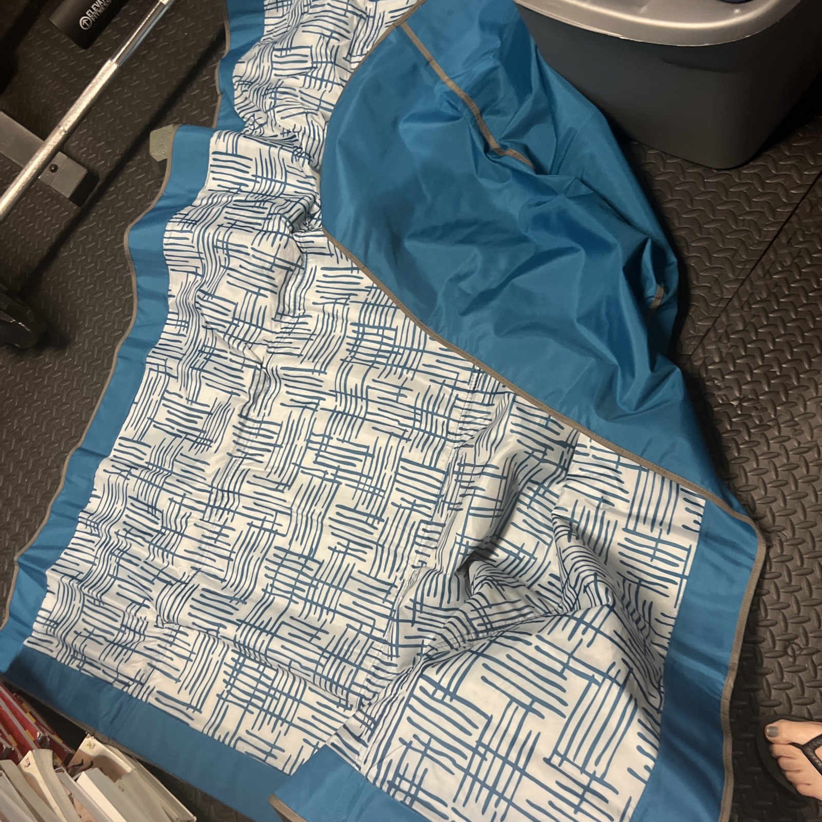 Light Speed Outdoor Waterproof Blanket NWT Blue Foldable Into A Tote With Pouch gallery