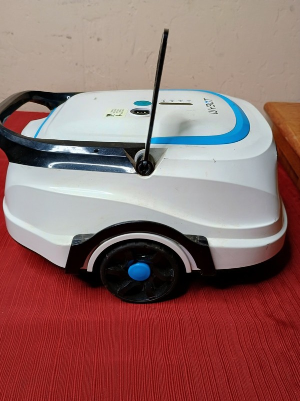 WYBOT A1 Cordless Robotic Pool Cleaner, Automatic Pool Vacuum Robot **UNTESTED** gallery