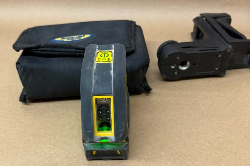 Spectra Laser Level LT20G Self Leveling Green Beam Cross line Laser Tool gallery