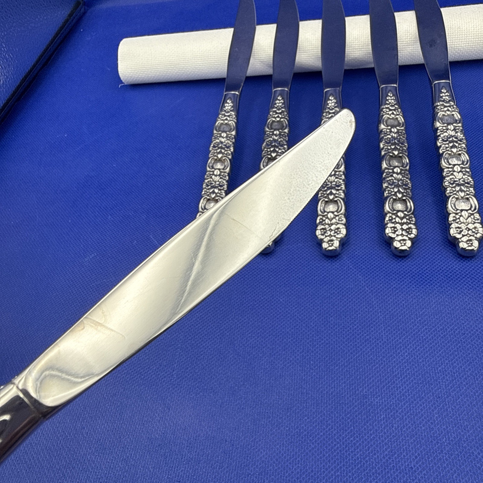 Oneida Community VIOLA VOILA Stainless Dinner Knife Glossy Silverware Flatware gallery