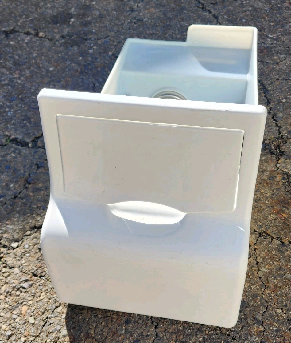 Frigidaire Ice Maker Assembly Auger Kenmore Refrigerator 240323808 241860803 gallery